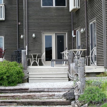 Inn On The Harbour And Telegraph House Port Stanley Bagian luar foto