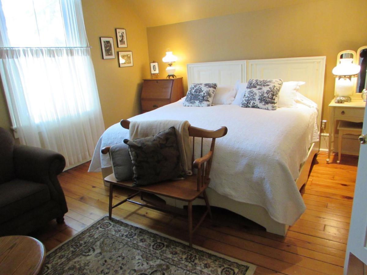 Inn On The Harbour And Telegraph House Port Stanley Bagian luar foto