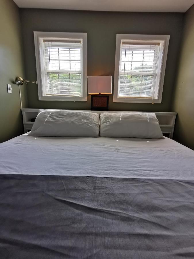 Inn On The Harbour And Telegraph House Port Stanley Bagian luar foto